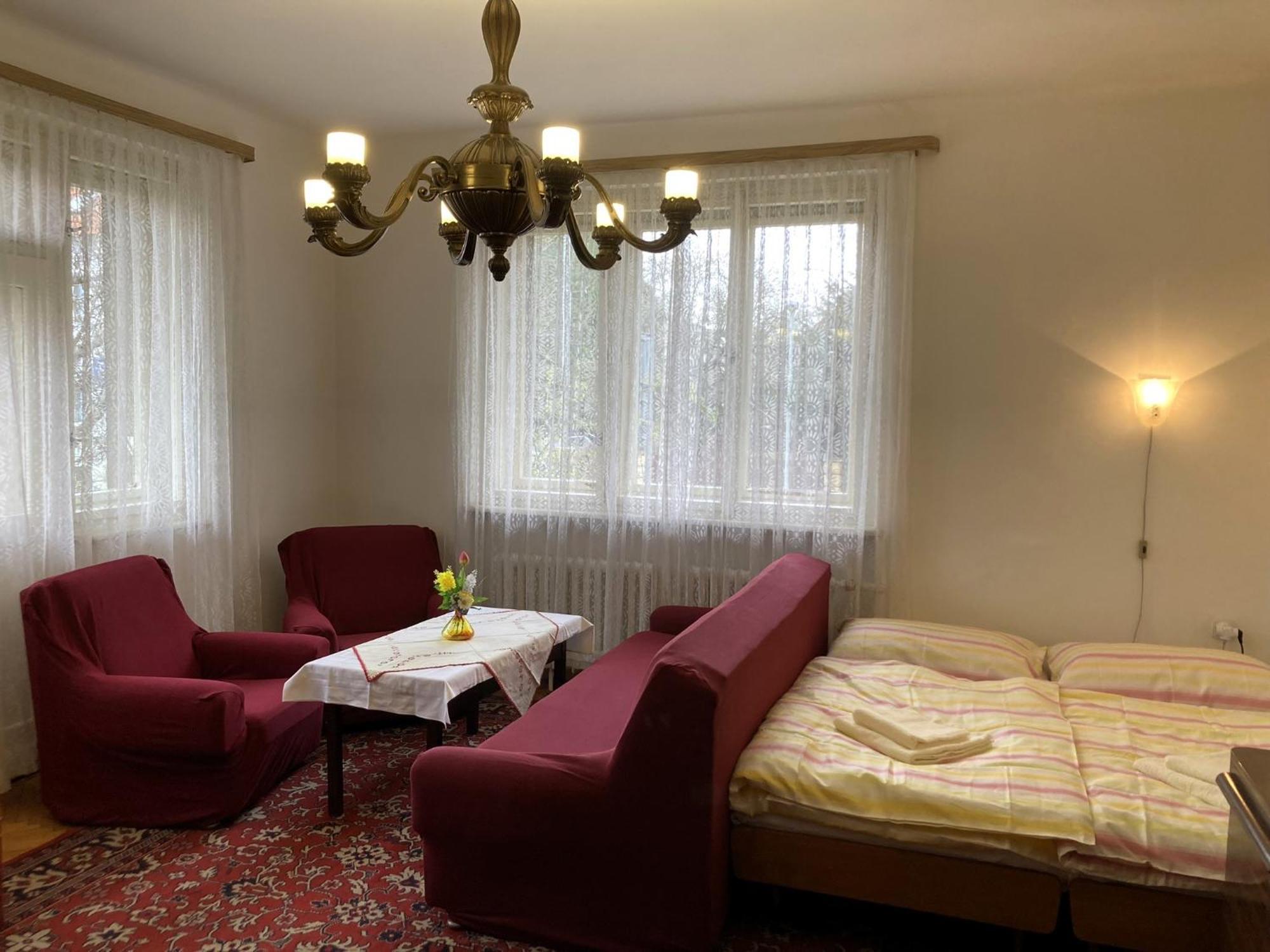Spacious Apartment - Free Parking! プラハ エクステリア 写真